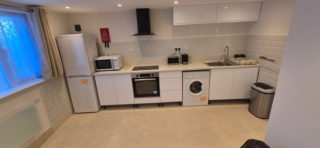 Double Bedroom - Private Luxury Studio - Greenford Main Photo