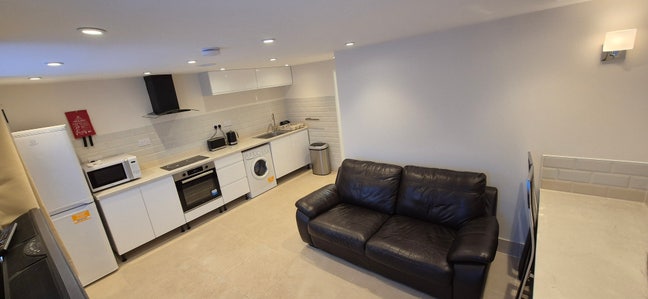 Double Bedroom - Private Luxury Studio - Greenford Main Photo