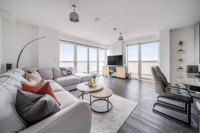 Double room with en-suite for rent Main Photo