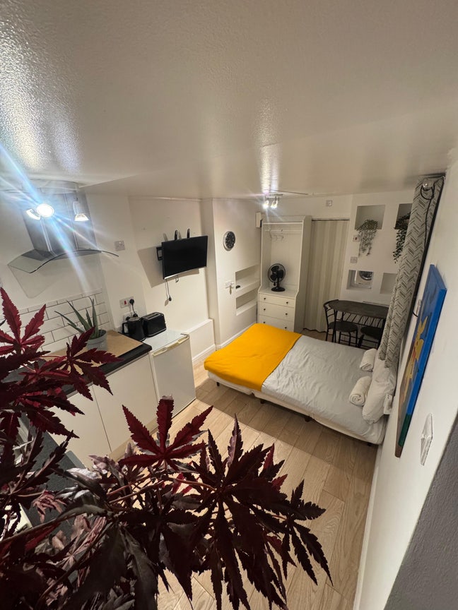 🌟Modern Studio Flat in the Heart of Golder Green 🌟 Main Photo