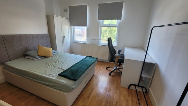 Beautiful hygienic room for peaceful stay  Main Photo