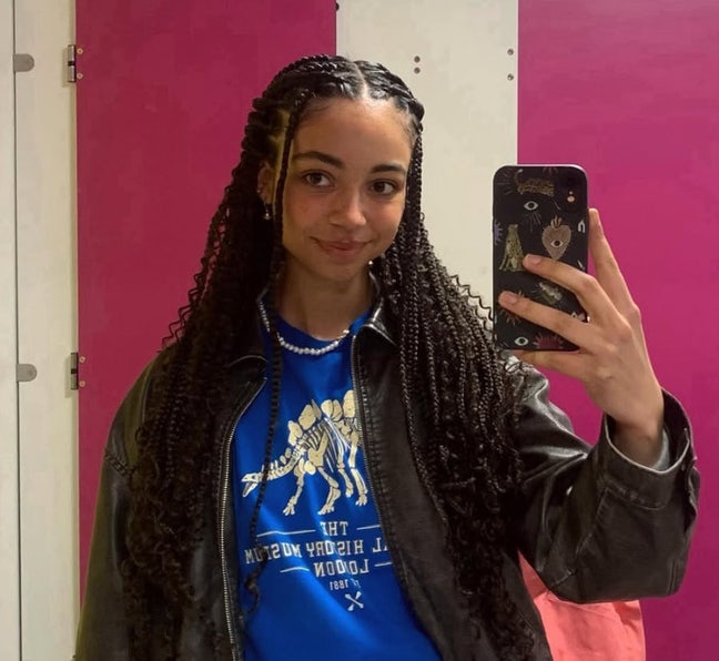 Professional Female seeks a single or double room Main Photo