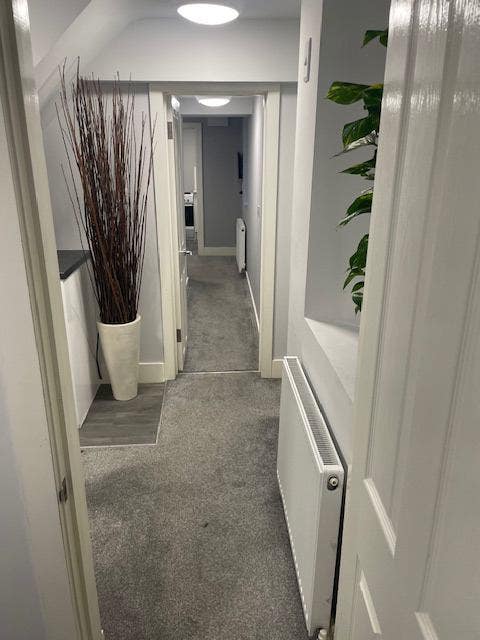 Town Center Flat Gas Heating Residents Parking Opt Main Photo
