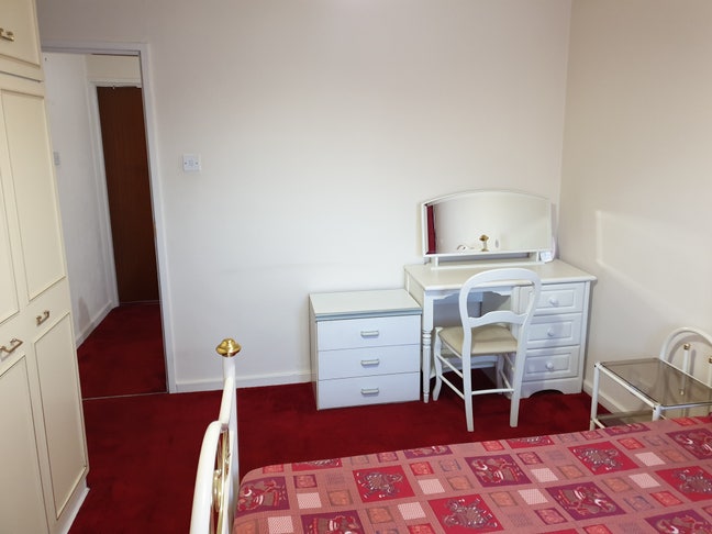 Spacious double room to Rent, All bills included,  Main Photo