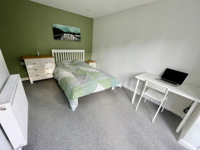 Ensuite modern room | Close to Hospital,Severalls  Main Photo
