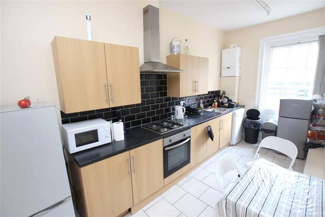 Three Double Bedrooms in Luton Town Centre Main Photo