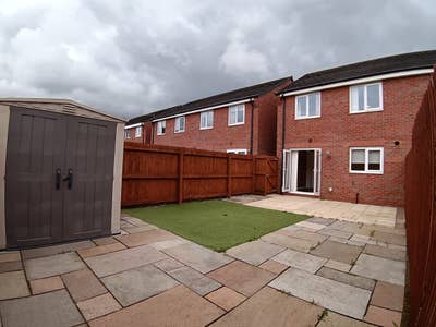 Spacious 3-Bedroom Semi-Detached Home  Main Photo