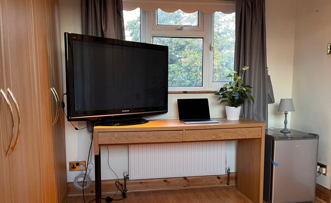 Self-Contained Studio Main Photo