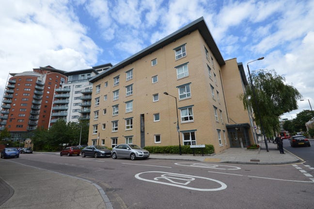 2 Double Bedroom Apartment - E14 Main Photo