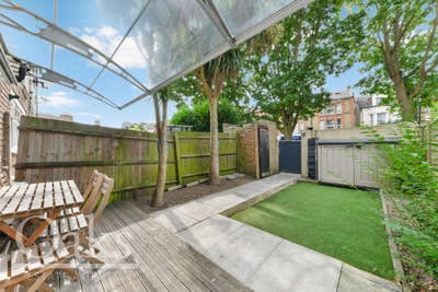 Double Room in Tulse Hill (SW2) – Available 1 Sep Main Photo
