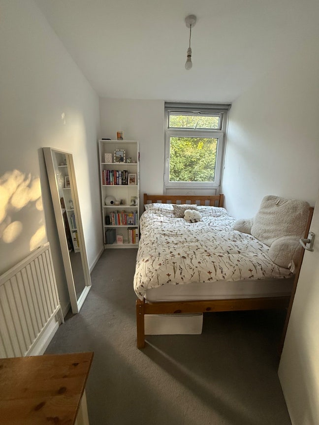 Bright Double Room in Modern Flat – Battersea Main Photo