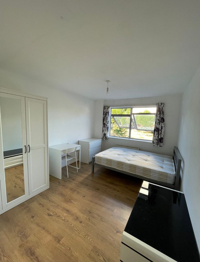 An affordable Double room In Bromley By Bow Main Photo