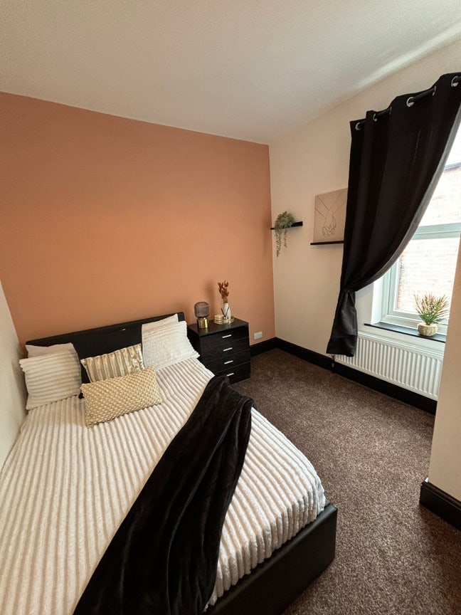 Private Modern En-Suite Room - Close to Manvers Main Photo