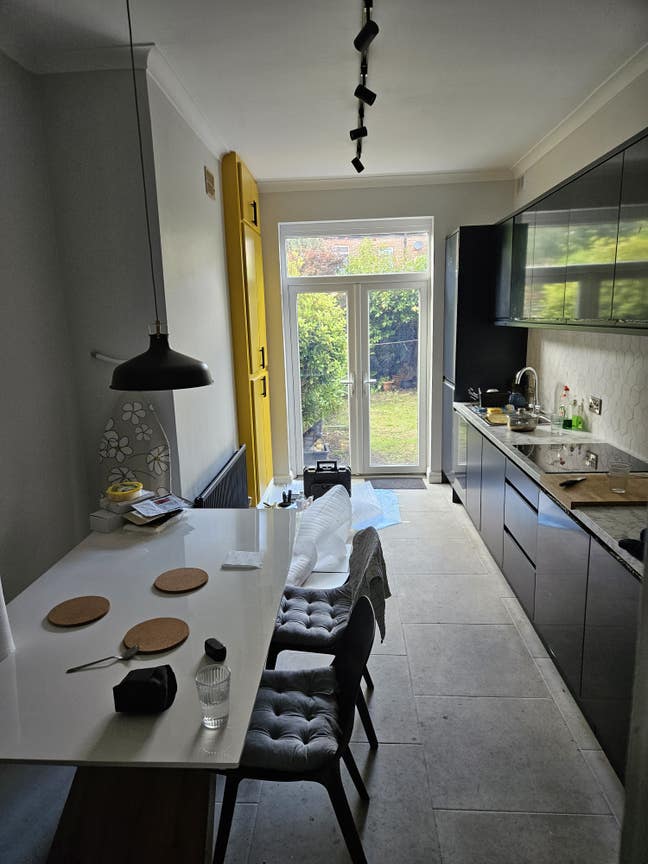 Spacious & Cozy double room To let Main Photo