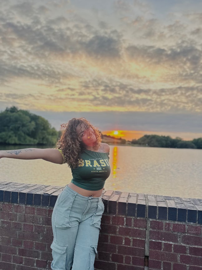 Professional Female seeks a single or double room Main Photo