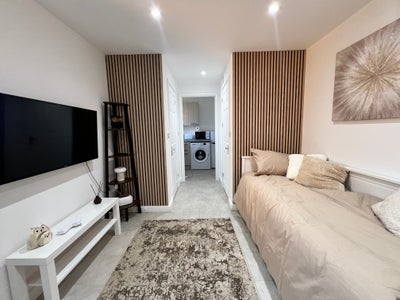 Studio in Glebe Farm Main Photo