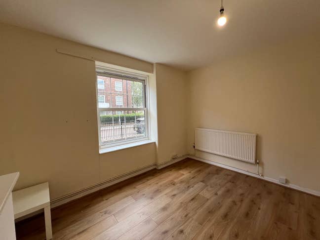 Spacious 3 bedroom flat to let in London N16. Main Photo