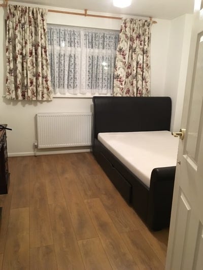 Spacious double room in New Malden Main Photo