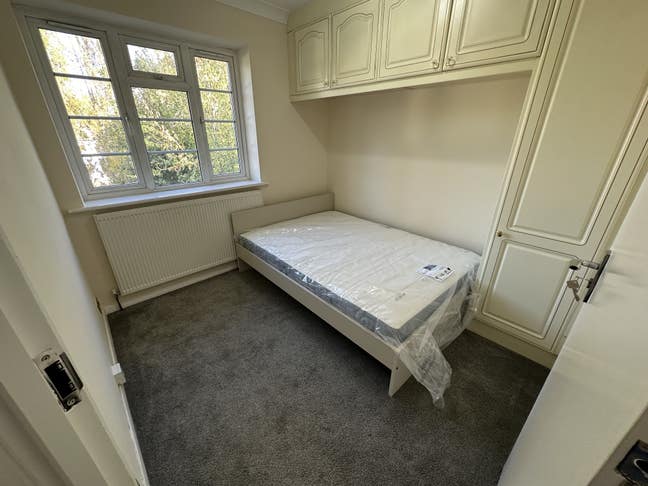72ARR6 - Cosy Furnished Room – All Bills Included Main Photo