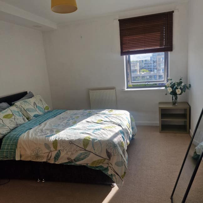 Spacious double room close to Canary Wharf Main Photo