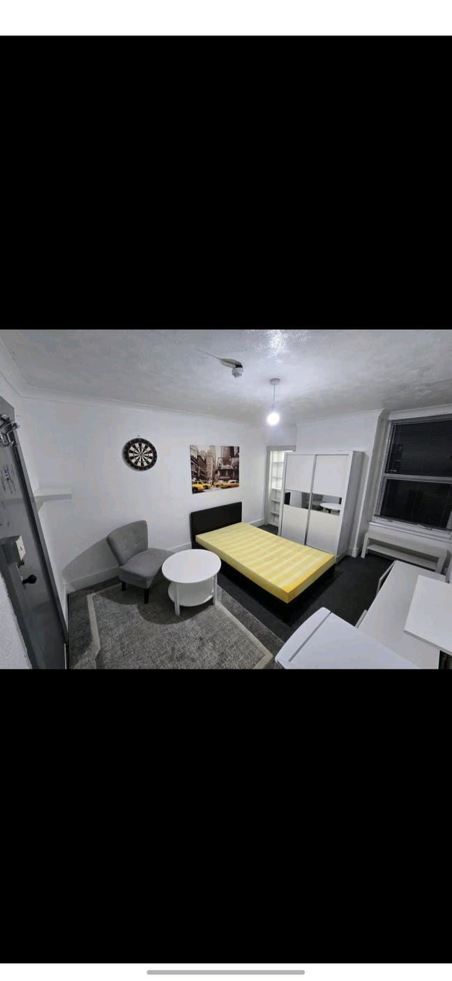 Double Room to Rent Near town  Main Photo