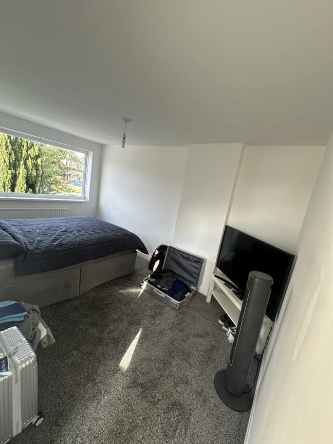 3 bed modern house, 2 rooms available bills inc Main Photo