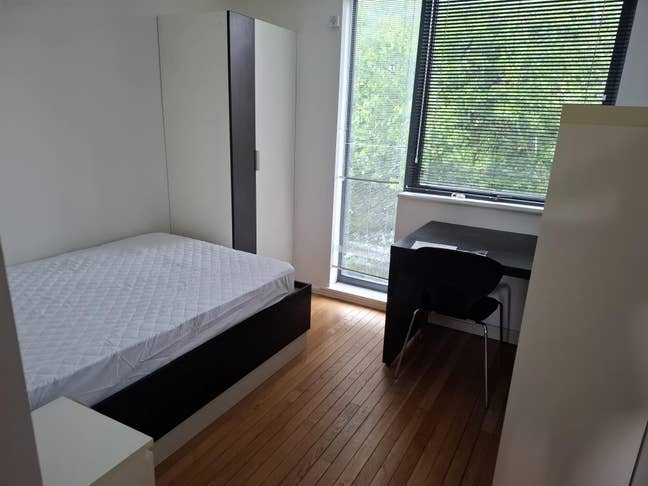 L77BA Tenancy Takover £148 per week Main Photo