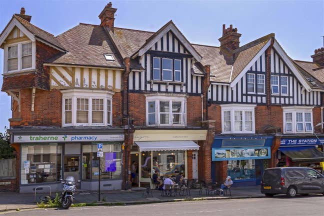 Rooms in a shared house outside Hove station! Main Photo