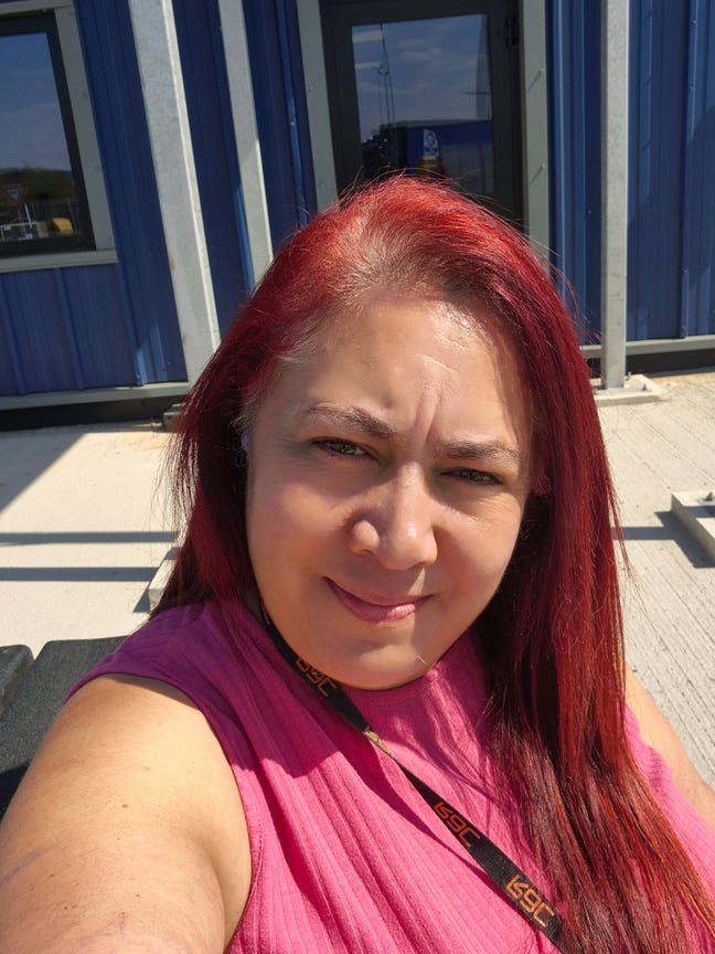 I am a professional female  aged 51looking fo... Main Photo