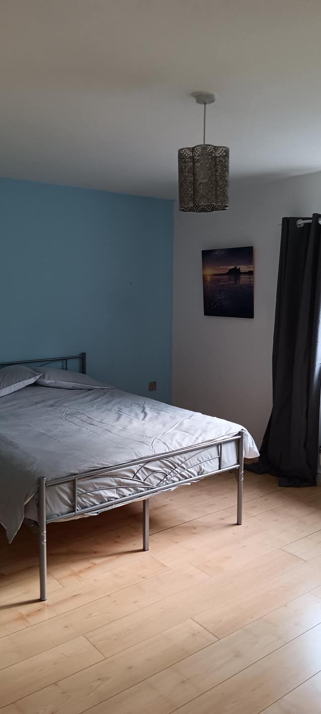 I very large double bedroom with ensuite bathroom  Main Photo