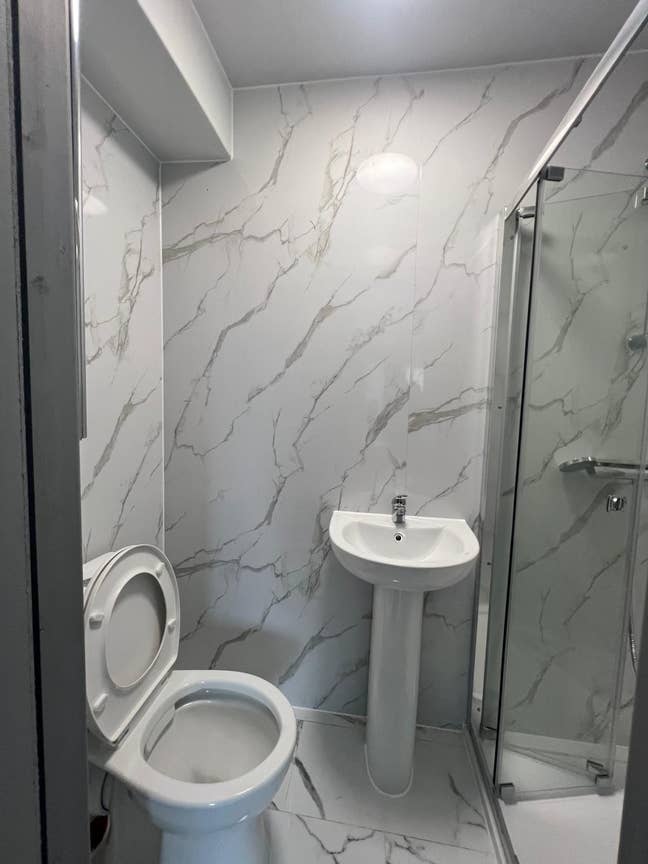 Studio  flat  in  Beaconsfield  HP9  Main Photo