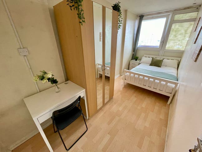 Cozy room near Victoria Park Main Photo