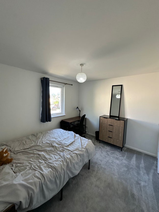 Furnished Double Room available in Edinburgh Main Photo