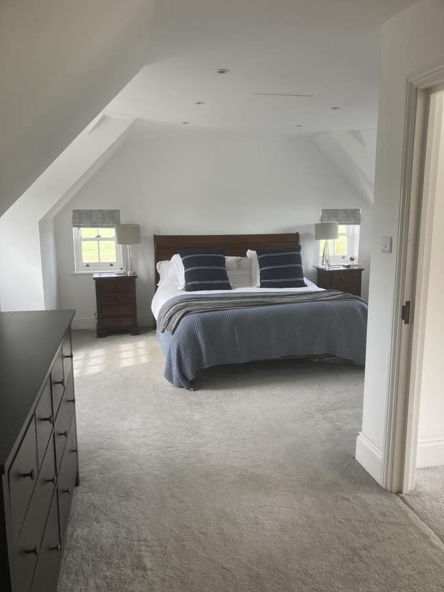 Luxurious large double rm, dressing rm & ensuite Main Photo