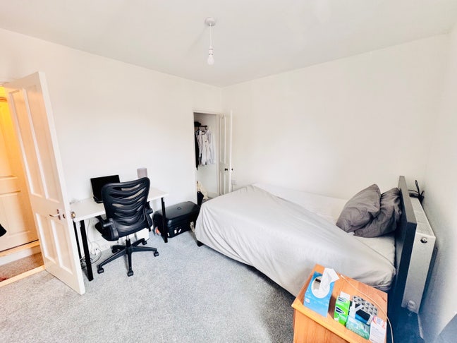 3 Double Rooms in Newly refurbished house Main Photo