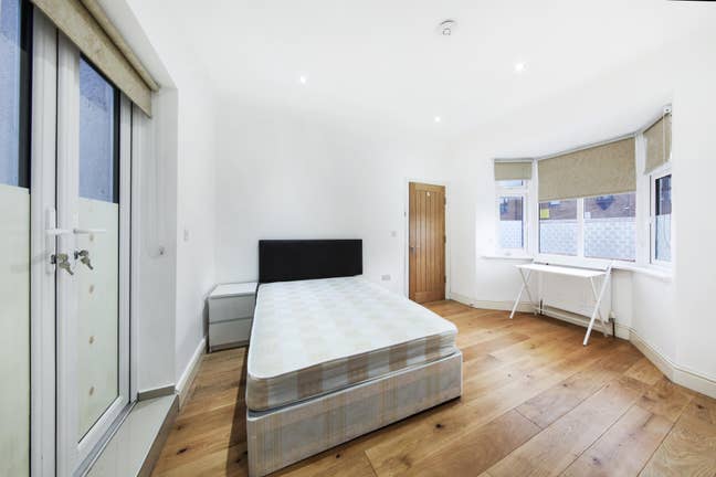 🏡 SPACIOUS Double Rooms Available in Lewisham! 🏡 Main Photo