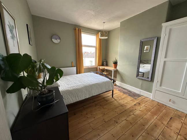Mon-Fri only: spacious double room close to Filton Main Photo