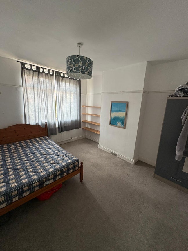 New housemate wanted! Main Photo