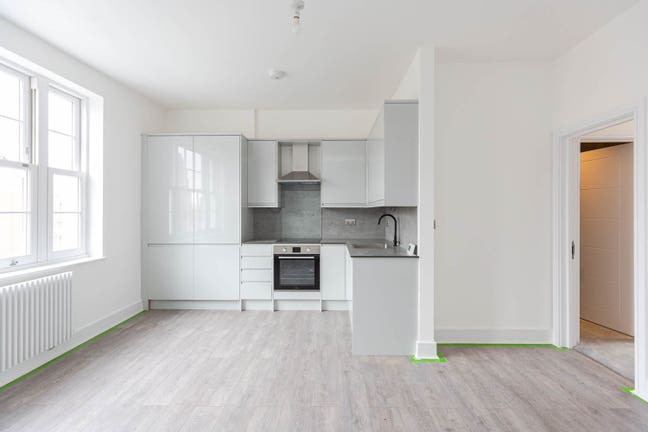 Bright & Contemporary 3-Bed, 3-Bath Apartment  N7 Main Photo