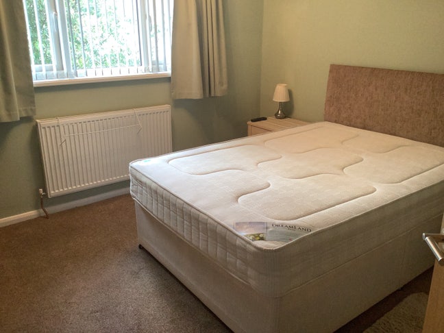 Double Room Available to Rent Main Photo