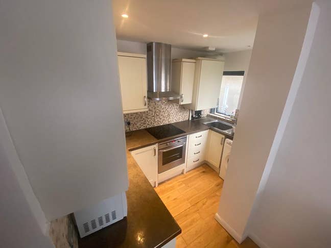 Elegant - 3 Bedroom Flat in Ealing Broadway Main Photo