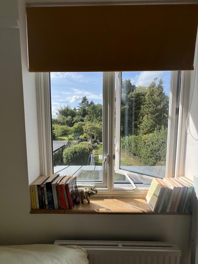 Single room Mon-Fri in family home (dog, garden) Main Photo