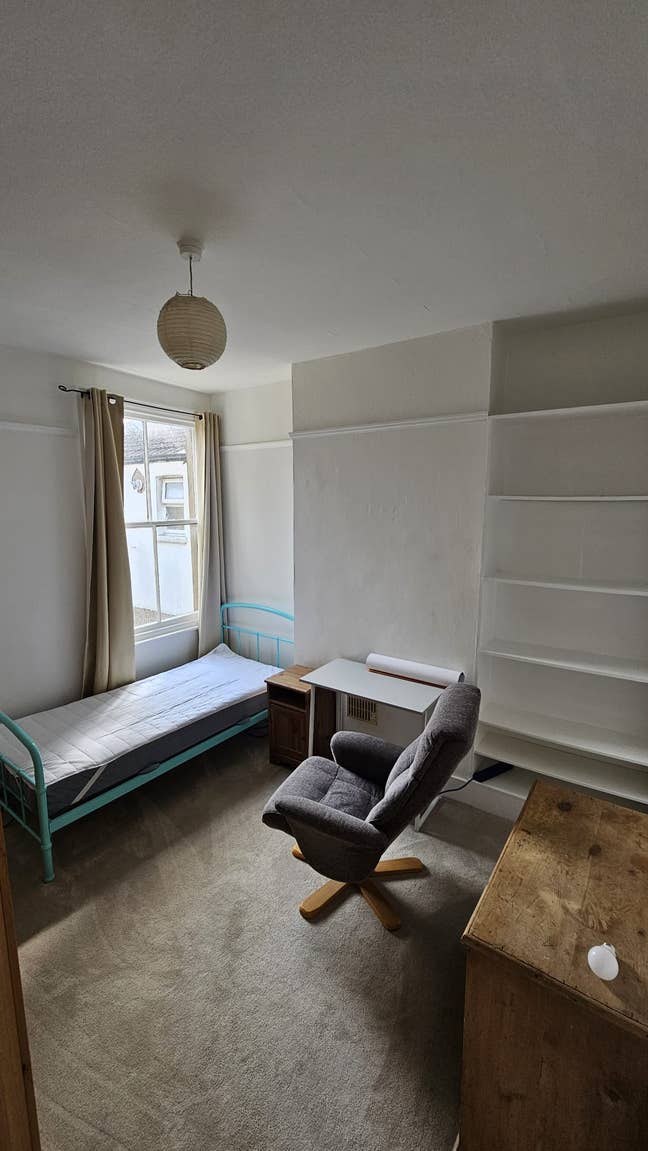 Fantastic double room recently refurbished  Main Photo