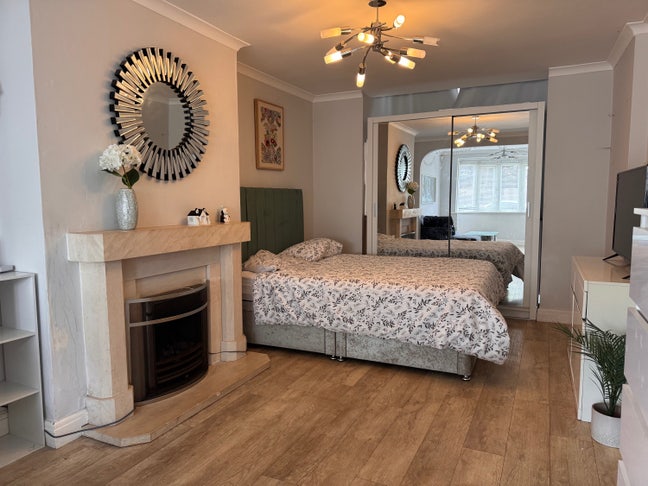 Lovely big hall with tv, sofa in a beautiful house Main Photo