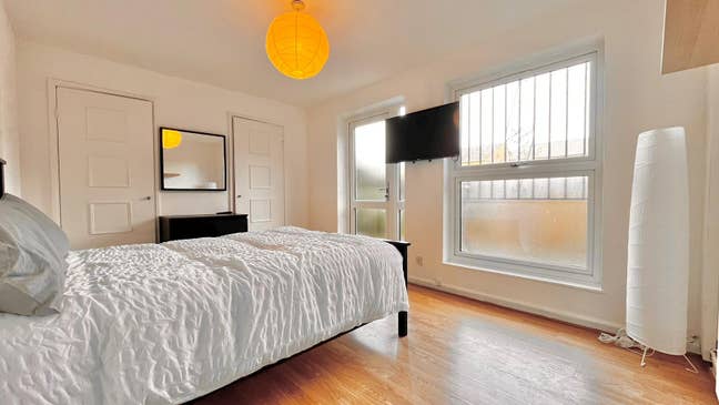 Well Furnished Room, Smart TV, ALL Bills, FAST🛜 Main Photo
