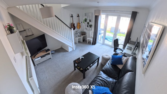 Room in friendly Burpham home, bills inc. Main Photo