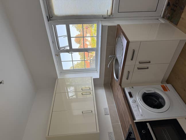 Annex with separate kitchen and living room Main Photo