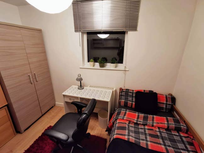 Room 5 Main Photo