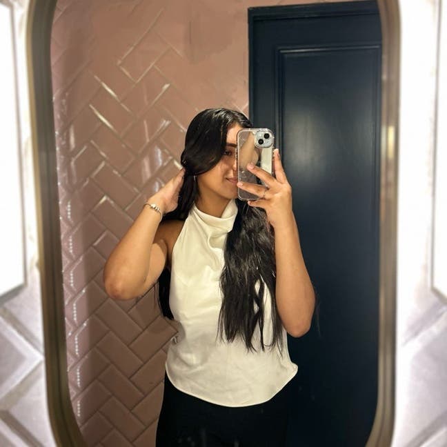 Professional Female seeks a single or double room Main Photo
