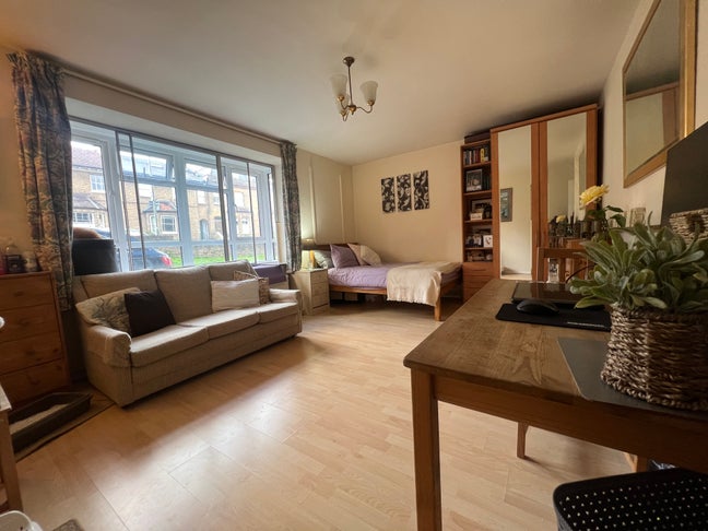 Perfect Central Putney Pad Main Photo